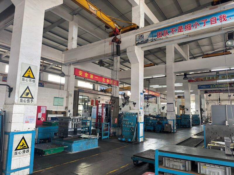 Guangzhou Starlink Mold Co.,Ltd. manufacturer production line